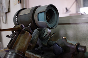 カッターの研磨機