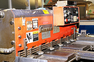 シャーリングマシン