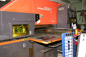 タレットパンチプレス